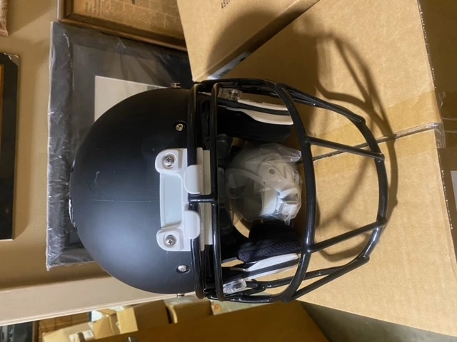 Schutt Air XP Pro Q10 VTD Matte Black Helmet Size Large With Black Q10-TROPO-SW Facemask 4 Schutt Air XP Pro Q10 VTD Matte Black Helmet Size Large With Black Q10-TROPO-SW Facemask - Image 4